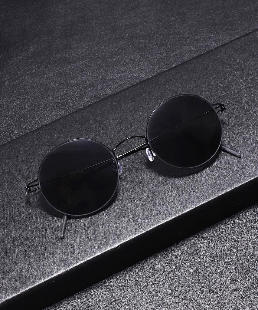 Lingkeonpeuleim 28609 Ultra-Slim Titanium Sunglasses Black