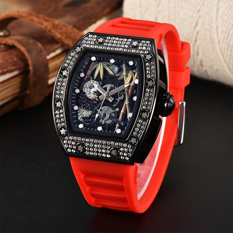 25 New Diamond Quartz Watch Panda Bamboo Hollow Dial Fashion Sports Quartz Watch