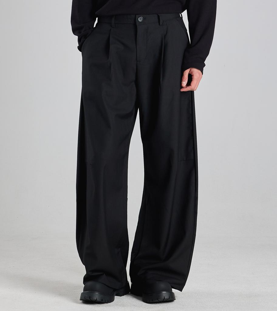 Beoteunseoul Minimal Classic One-Pleat Wide Slacks (Black)
