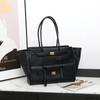 Bolso de Cuero de Alta Calidad para Mujer Genial Motocicleta Hebilla Cuadrada Platino Simple Versátil Gran Capacidad Viaje Bolso de Hombro