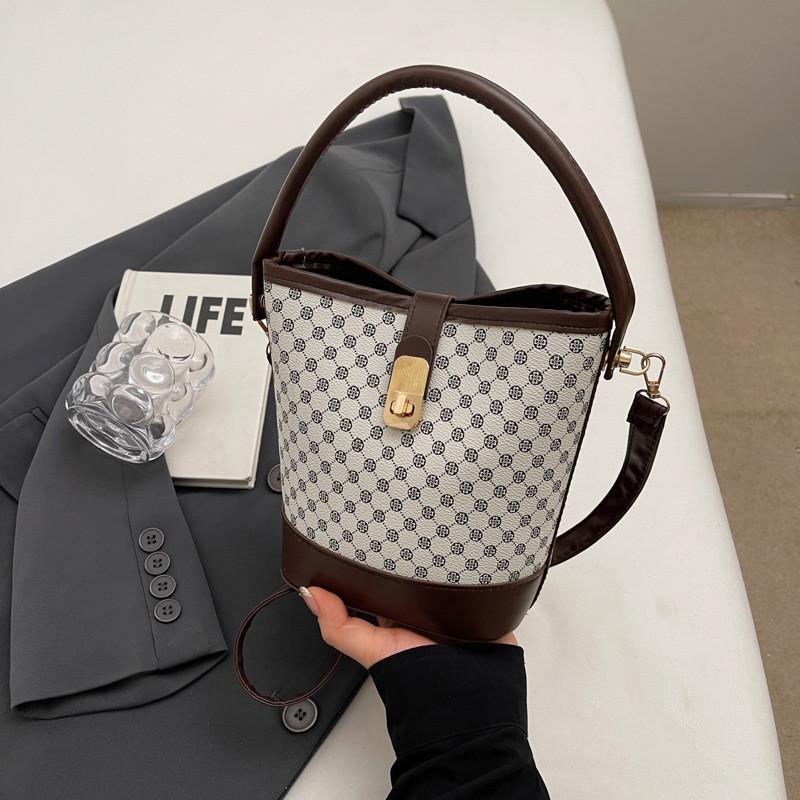 Trendige Damen-Beuteltasche Stilvolle Retro-Umhängetasche Für den täglichen Gebrauch in Schwarz Beige Kaffee Khaki