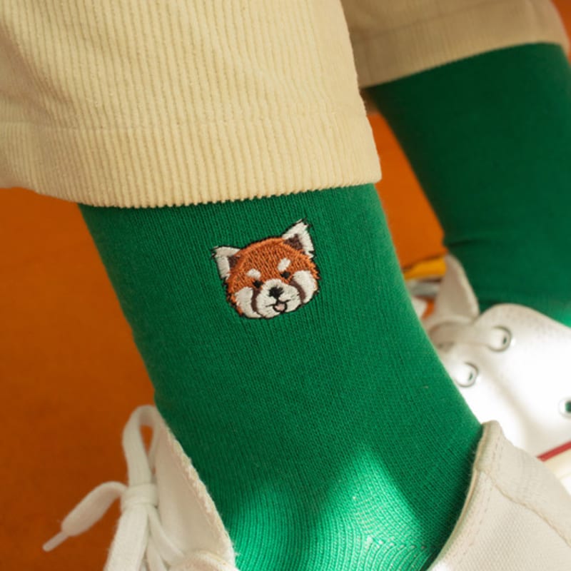 

SNOOZY Rat Panda Face Embroidered Socks (Natural Green) FREE