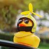 Schattige Kleine Zwarte Gele Eend Met Helm Propeller Rubber Windjack Eend Knijpgeluid Interieur Auto Decoratie Kind Kind Speelgoed