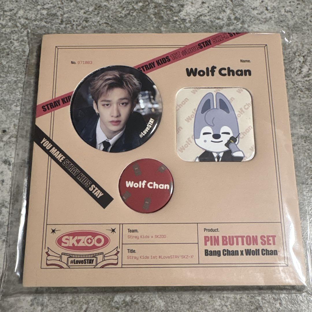 

[ИСПОЛЬЗОВАННЫЙ] Набор значков Bang Chan x Wolf Chan
