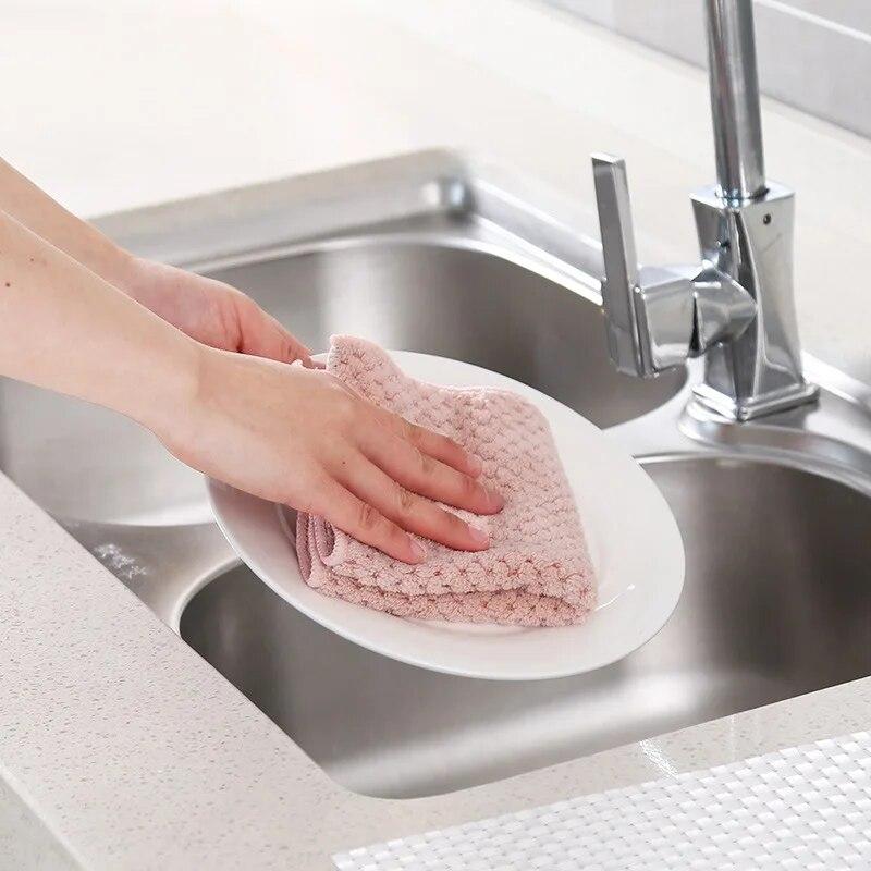 1Pc Kitchen Daily Dish Towel Cloth Kitchen Rag Non-Stick Oil Thickened Ultra Light Table Cleaning Cloth Absorbent Scouring Pad