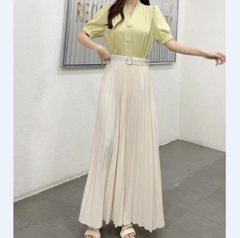 

European Style Women s Suede Effect Pleated Skirt with Belt One Size