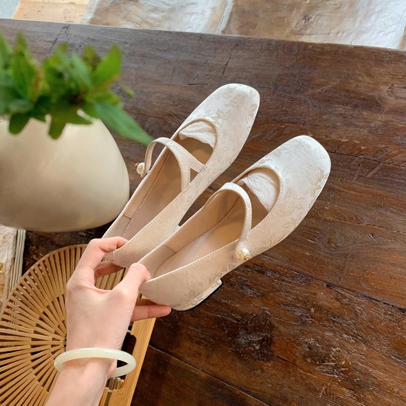 Nouvelles Élégantes Chaussures Mary Jane à Talons Bas pour Femmes 2024 Bout Carré Mode Femmes Confortables Talons Épais Chaussures de Fête de Mariage