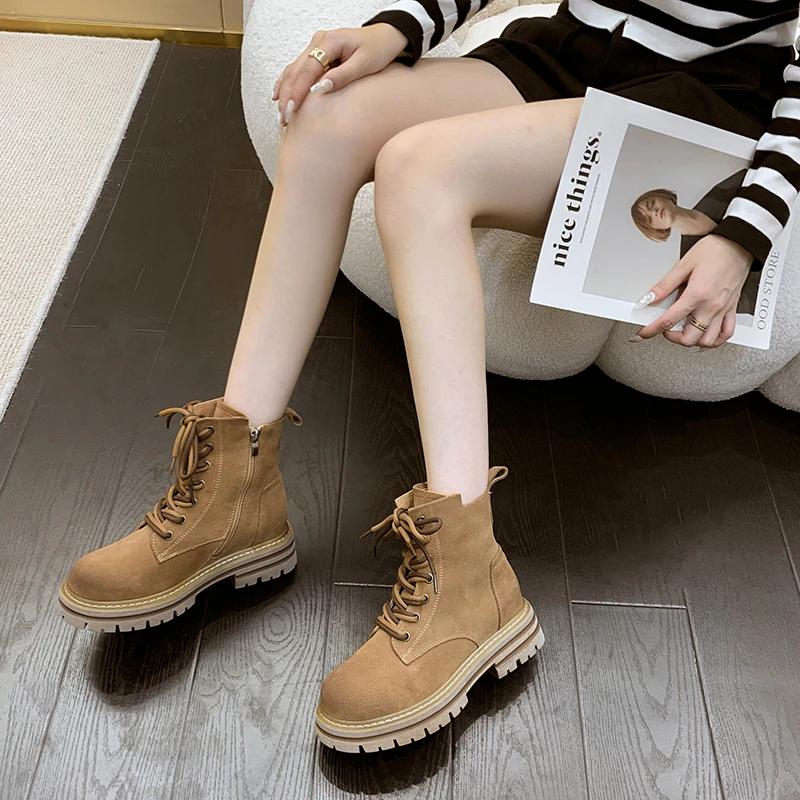 Модные коричневые ботильоны женские на толстой подошве теплые меховые зимние ботинки — фото 3