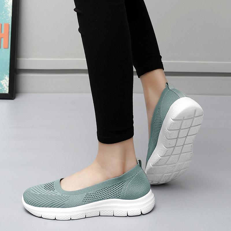 Women’s Moccasins Loafers Casual Green Slip on Walking Shoes Summer Black Lightweight Socks Shoes for Mother Large Size