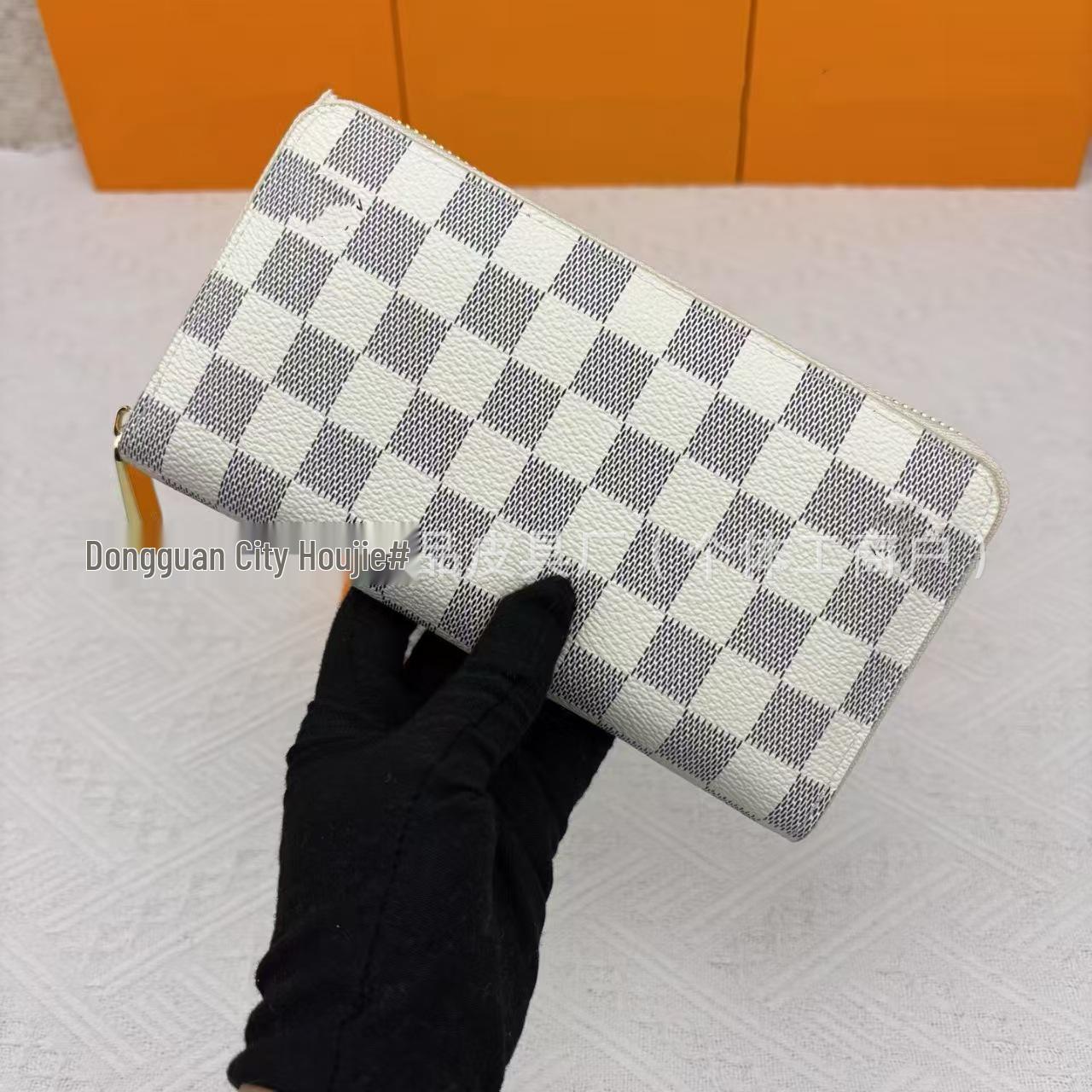 

Unisex Long Wallet & Card Holder - Single Zipper, Multi-Card Slots, ID Slot, Model 60017 19×10×1