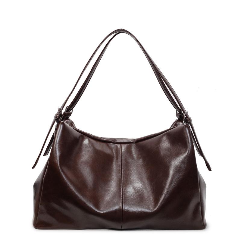 Retro bag women's large capacity 2025 new autumn and winter niche design shoulder messenger bag popular commuter tote bag