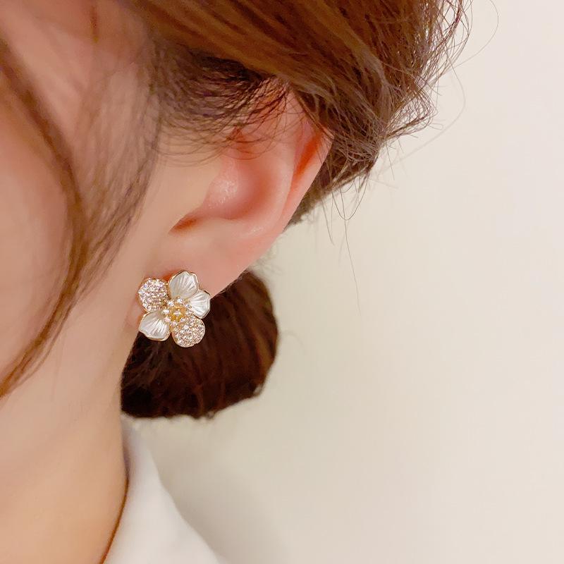 S925 Silver Floral Stud Earrings: Elegant and Unique Design for Women