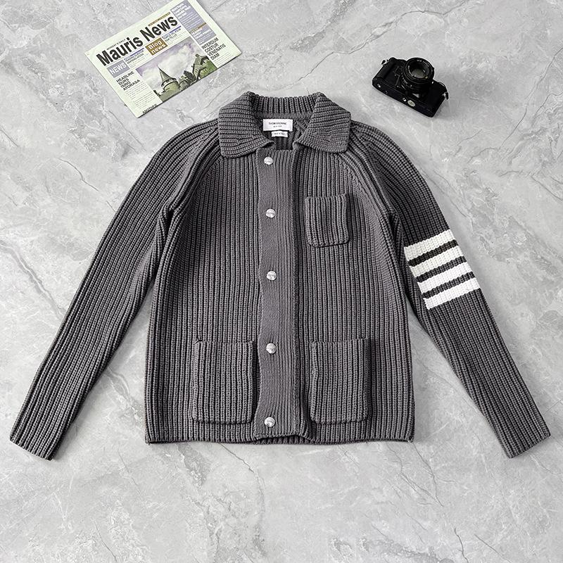 

Four-Stripe Unisex Thick Knit Cardigan - Lapel Long Sleeve for Autumn/Winter S сірий колір