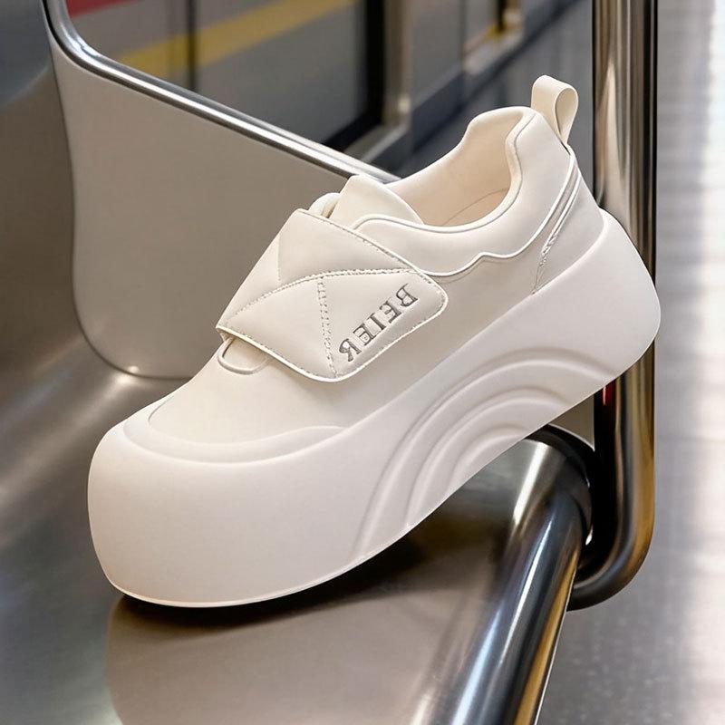 Celebrytka internetowa buty muffin na rzepy na miękkiej podeszwie białe buty 2025 jesień nowe wszechstronne buty sportowe i rekreacyjne wersja koreańska