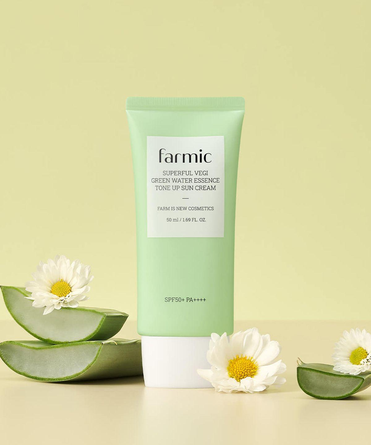 [2 Items] Superful Veggie Green Water Essence Tone-Up Sun Cream 50ml