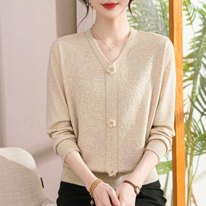 

Chic Women s Casual Wear: Sweaters & Knitwear for Everyday Style, Perfect for Moms, Warm and Stylish for Commuting. L (suggested 53-60 kg)