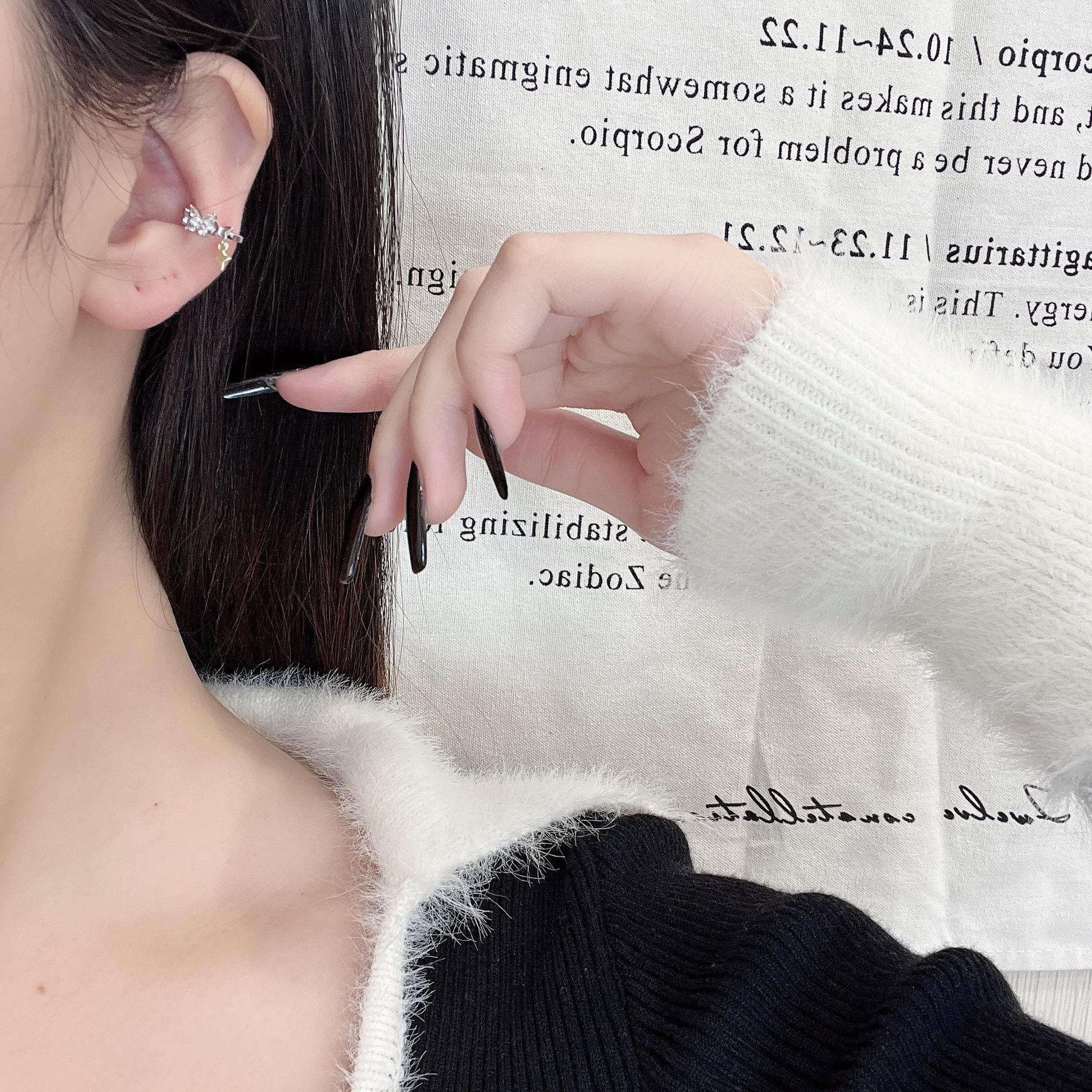 

Клипсы для ушей в форме звезды-бабочки: Элегантные, легкие, роскошные и универсальные серьги-косточки для женщин Four-pointed Star золотой