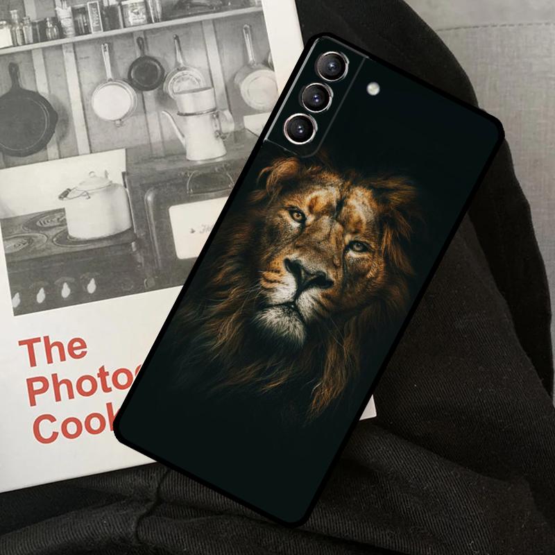 King Of The Jungle Lion Phone Case For Samsung Galaxy S23 S22 S24 Ultra S20 S21 S24 FE S9 S10 Plus Note 10 20 Ultra