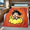 1 Stück Süße Cartoon Son Goku Aufdruck Flanelldecke, Hohe Qualität für Alle Jahreszeiten, Heimdekoration, Wärme und Komfort, Perfekt für Weihnachtsgeschenke