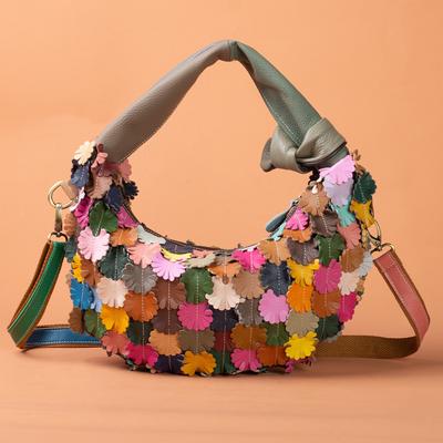 Dámská taška z pravé kůže s květinovými vzory ve tvaru půlměsíce crossbody taška přes jedno rameno