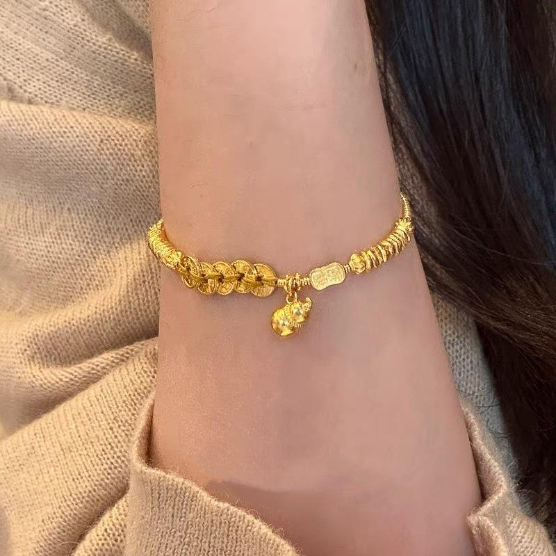 Vintage Niche Coil-shaped Bracelet - New Style, Unique, High-end, Stylish Hand Chain