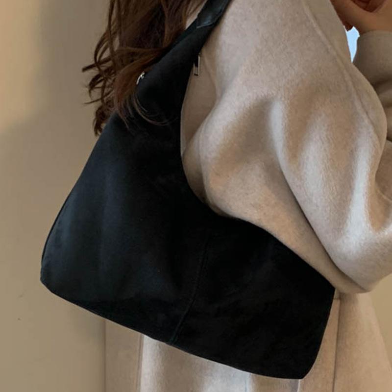 Large Capacity Small Square Bag New Autumn Fashion Retro Shoulder Bag High Value Simple Commuter Bag