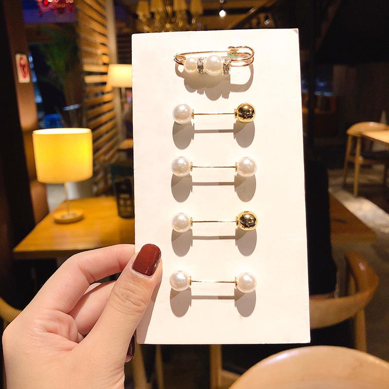 Women's Waist-Tightening Elastic Brooch Pin - Anti-Exposure Buckle for Clothes and Skirts