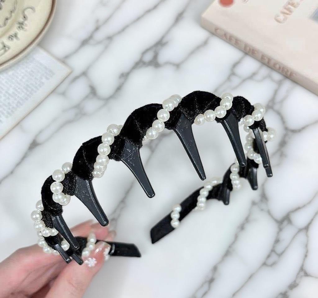 Retro Velvet Non-Slip Pearl Headband - Height-Increasing & Versatile with Teeth