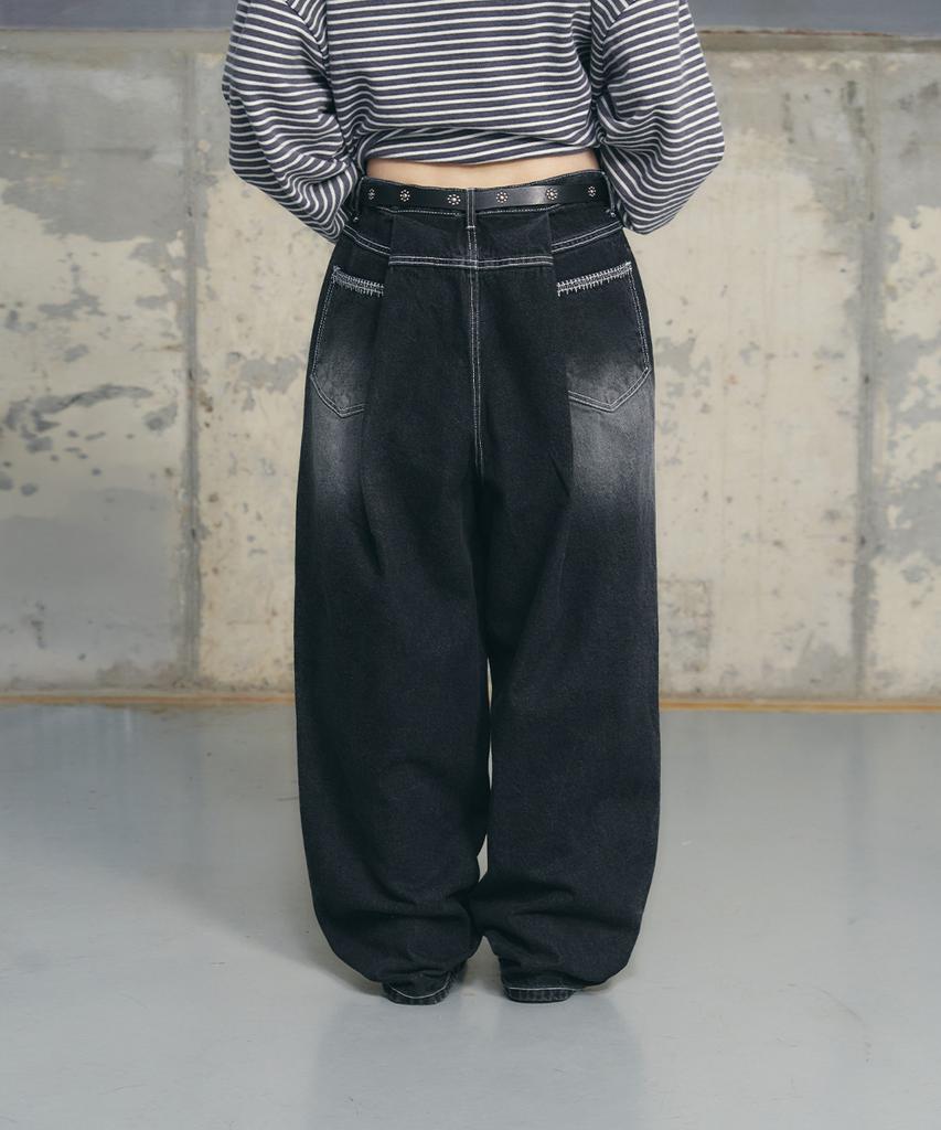 Eonyujeulaeb One-Pleat Denim Pants [Black]