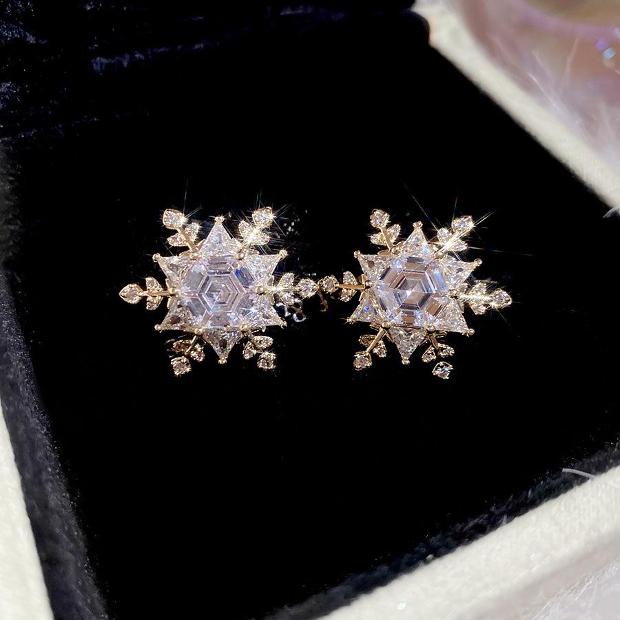 Zircon Snowflake Earrings Elegant Temperament Daily Commuter Versatile Earrings Earrings Women