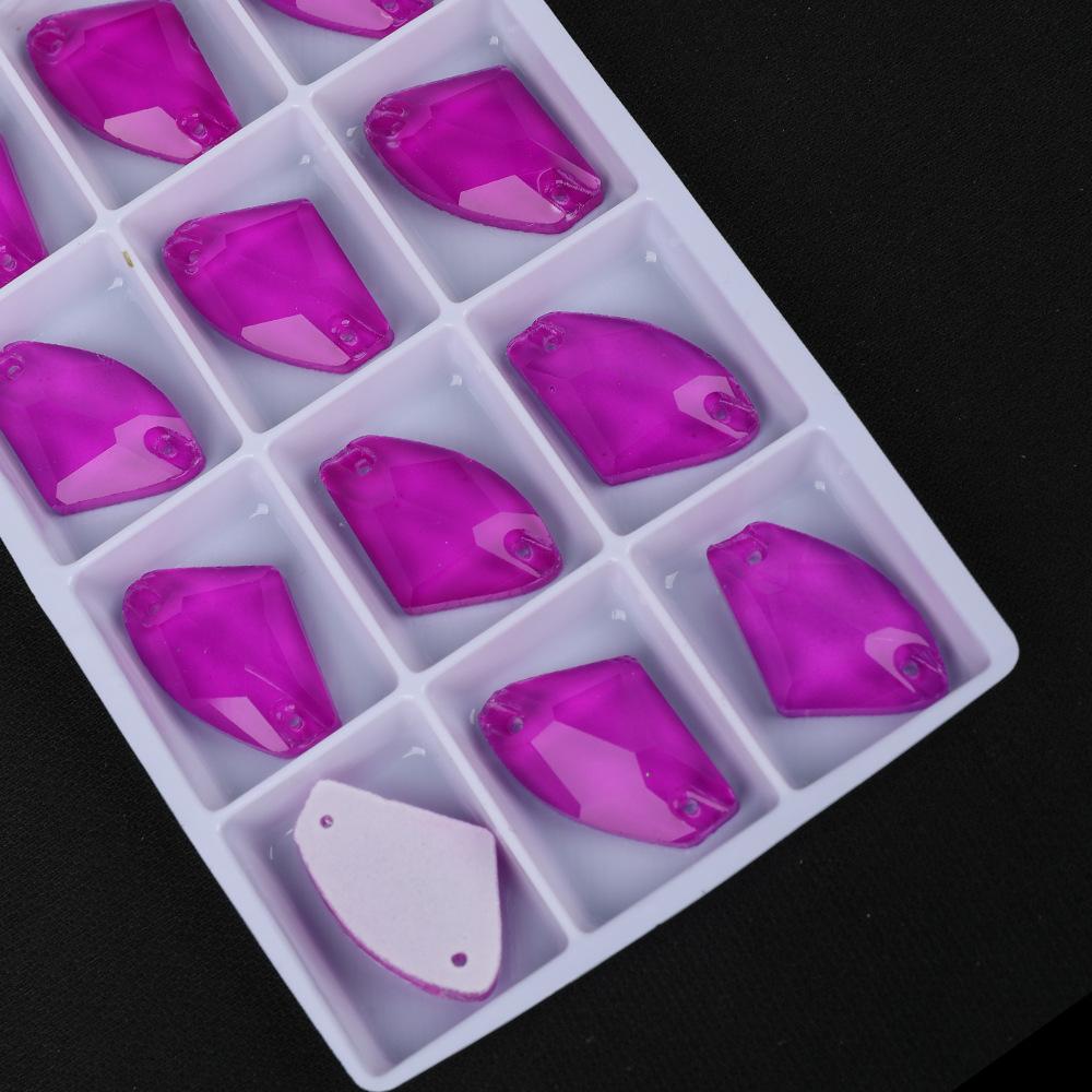 

Weichen флуоресцентный двойной топор с плоским дном, стеклянный, сшитый вручную, алмазный декор, цвет допамина, свадебное украшение своими руками, подходящая одежда 9 * 14mm 48pcs/pack темно-фиолетового