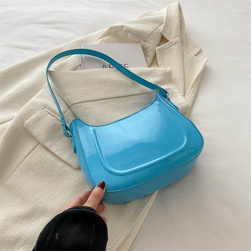 

Проста і красива жіноча сумка новинка весни та літа 2024 модна повсякденна сумка під пахвами повсякденна сумка в формі півмісяця синій