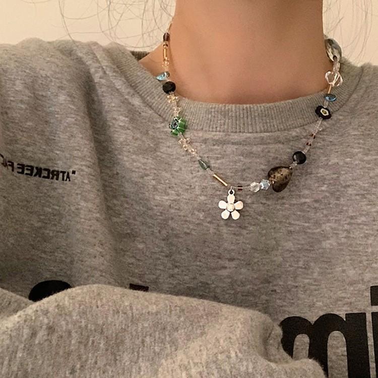 

Color Dopamine Coloured Glaze Flower Heart Pendant Necklace Clavicle Chain for Women Charm Design Beaded Necklace Jewelry Gifts