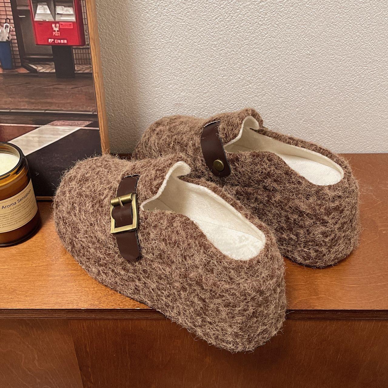 

Wedge heel bag head retro half slippers women s outer wear 2025 autumn velvet thick-soled warm lazy one-pedal cotton slippers 39 темно-коричневого