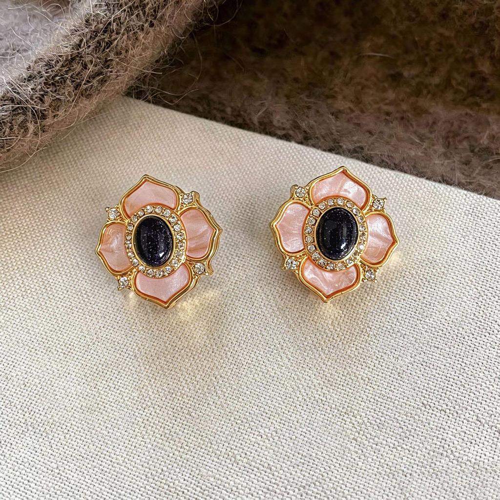 High-End French Retro Camellia Mother-of-Pearl Stud Earrings for Women