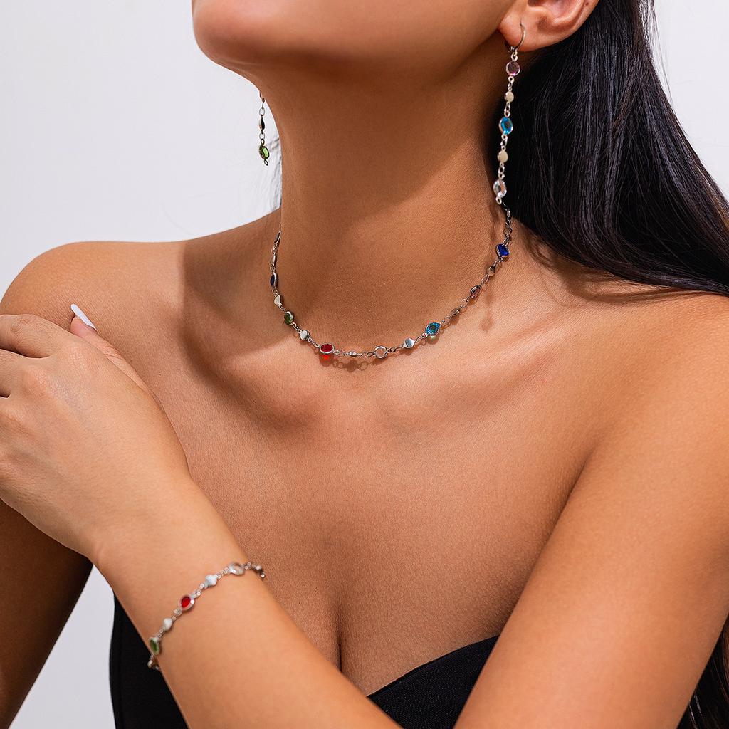 Retro personalized collarbone chain square colored diamond crystal necklace, niche dopamine peach heart jewelry