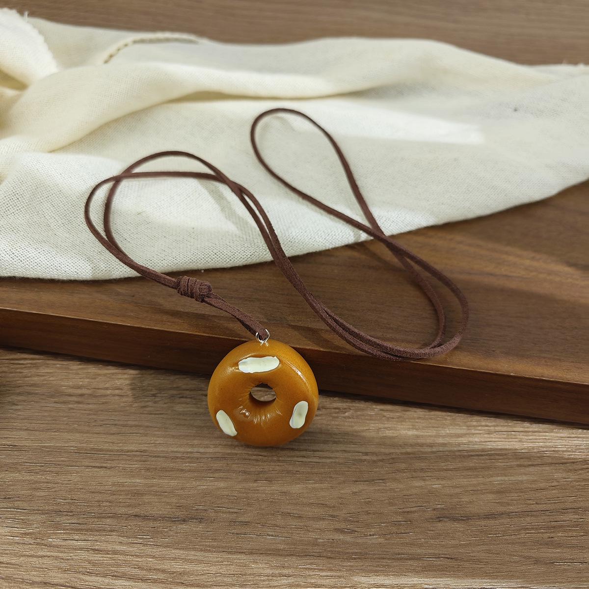 Casual Lye Water Noodle Pendant Necklace - Trendy & Cute High-End Style for Women