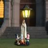 Figure Statue Solar Outdoor Light Courtyard Garden Resin Sculpture Light