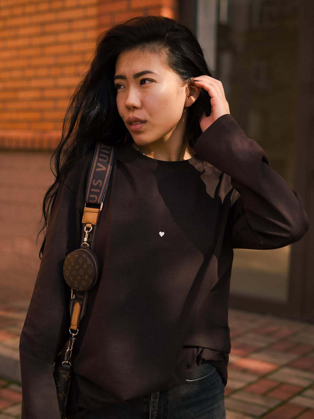 

Unisex Heart Print Logo Casual Loose Long Sleeve T-shirt for Early Spring L