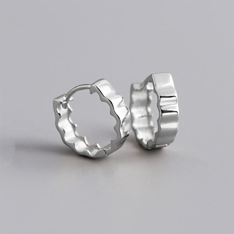 

WANTME 925 Silver Minimalist Statement Waves Huggies Hoop Earrisngs for Women Fashion French Charms Jewelry Ear Buckle срібний