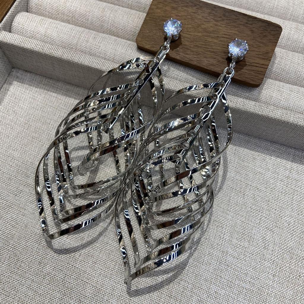 Fashion Tassel Threaded Leaf Earrings Long Metal Leaf Earrings Personalized Creative Ear Accessories New