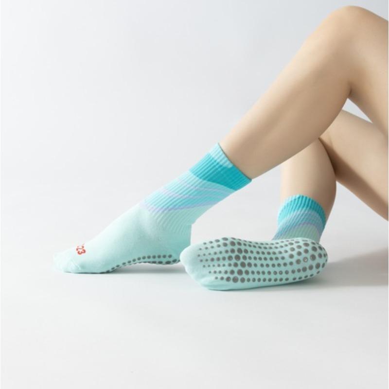 Einfarbige Yogasocken aus Baumwolle bis zur Mitte der Wade, rutschfeste Sportsocken mit Silikonunterseite, für Damen, für Indoor-Fitness, Trampolin, Tanz, Pilates