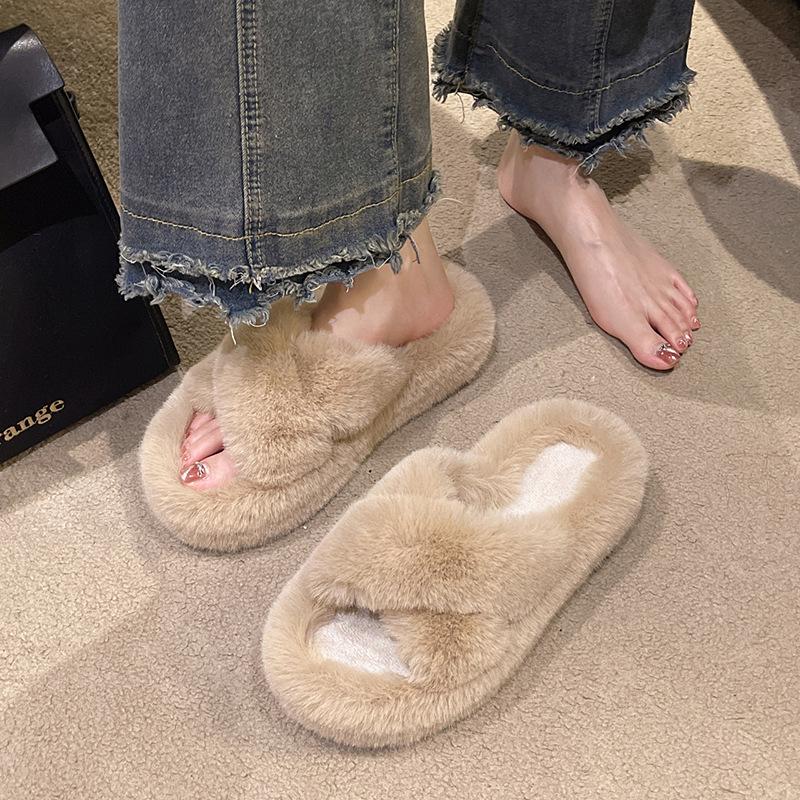 2025 Spring Women's Fuzzy Slippers: Thick Sole, 7cm Height Boost, Korean Style for Petite Women, Perfect for Autumn/Winter Wear.