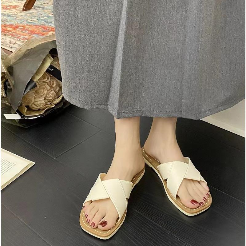 New Slippers Women's Summer Wear Fashion Non-slip One-word Drag Cool Slippers Explosion