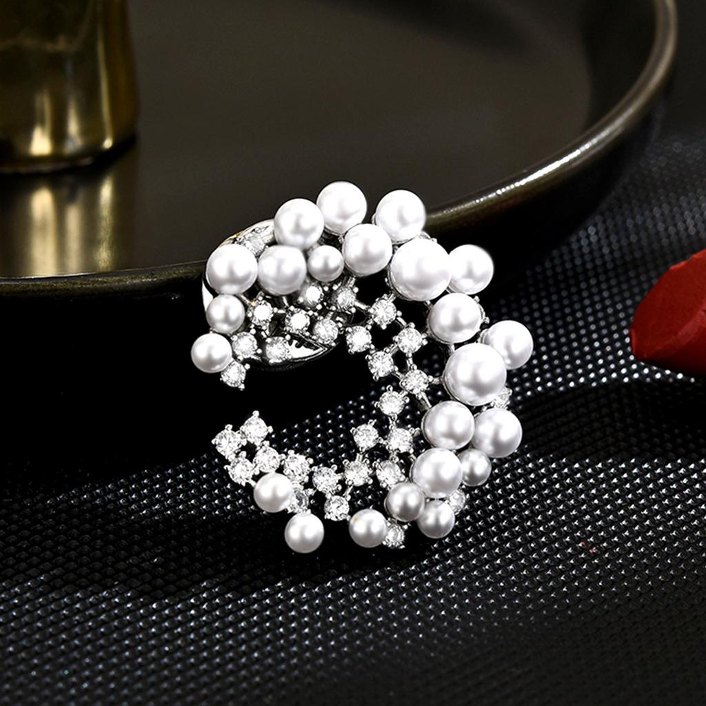 Senior Brooches Flower Leaf Brooch Pins for Women Suit Pendant  Fashion Brooches Jewelry
