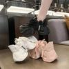 Estación Europea 2025 Nuevo Cuero Zapatos Europeos de Papá para Mujer Suela Gruesa Versátiles Aumento de Altura Casual Deportivos Ajustados Zapatos Blancos Pequeños
