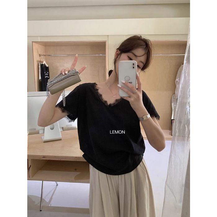 

Summer new French temperament lace v-neck front shoulder short-sleeved t-shirt women s design small loose top 2XL чорний