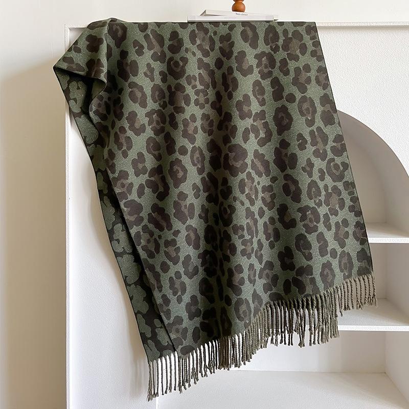 

Животный леопардовый принт, модная пряжа Core Spun, женский теплый шарф, длинная шаль с кисточками, шарф 200*65 зелёный