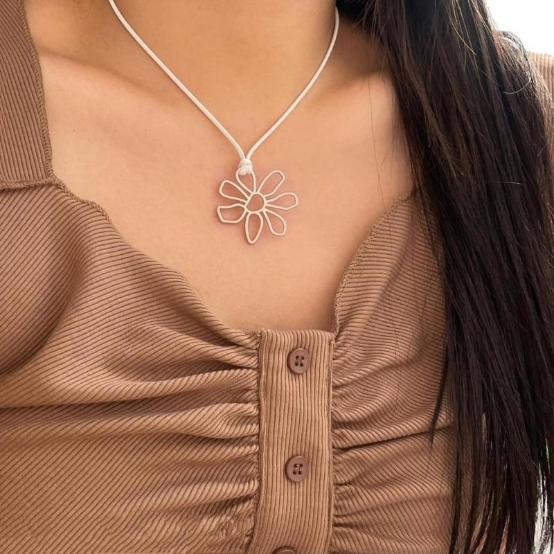 Delicate Tiny Bead Chain Choker Dainty Flower Pendant Necklace Simple Y2K Necklaces Everyday Jewelry for Women Girl