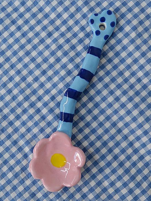 Deulkkot Ceramic Pink Daisy Blue Teaspoon Pink Daisy Blue Teaspoon